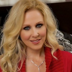 Julia Ann