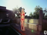 Jennifer Vaughn se dénude