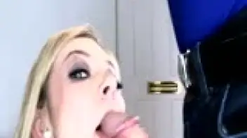 Hilary me taille une bonne pipe